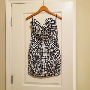 Metropark Sweetheart Strapless Tulip Dress